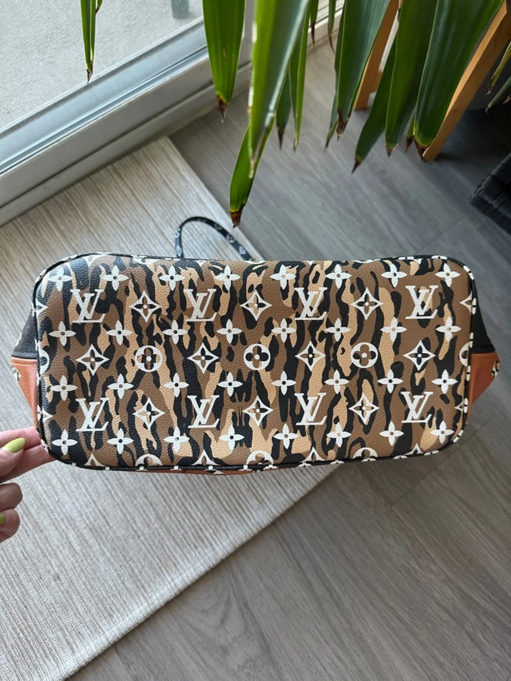 Louis Vuitton Black & Tan Monogram Neverfull GM Tote Giant Ltd Edition Jungle - Picture 8 of 16